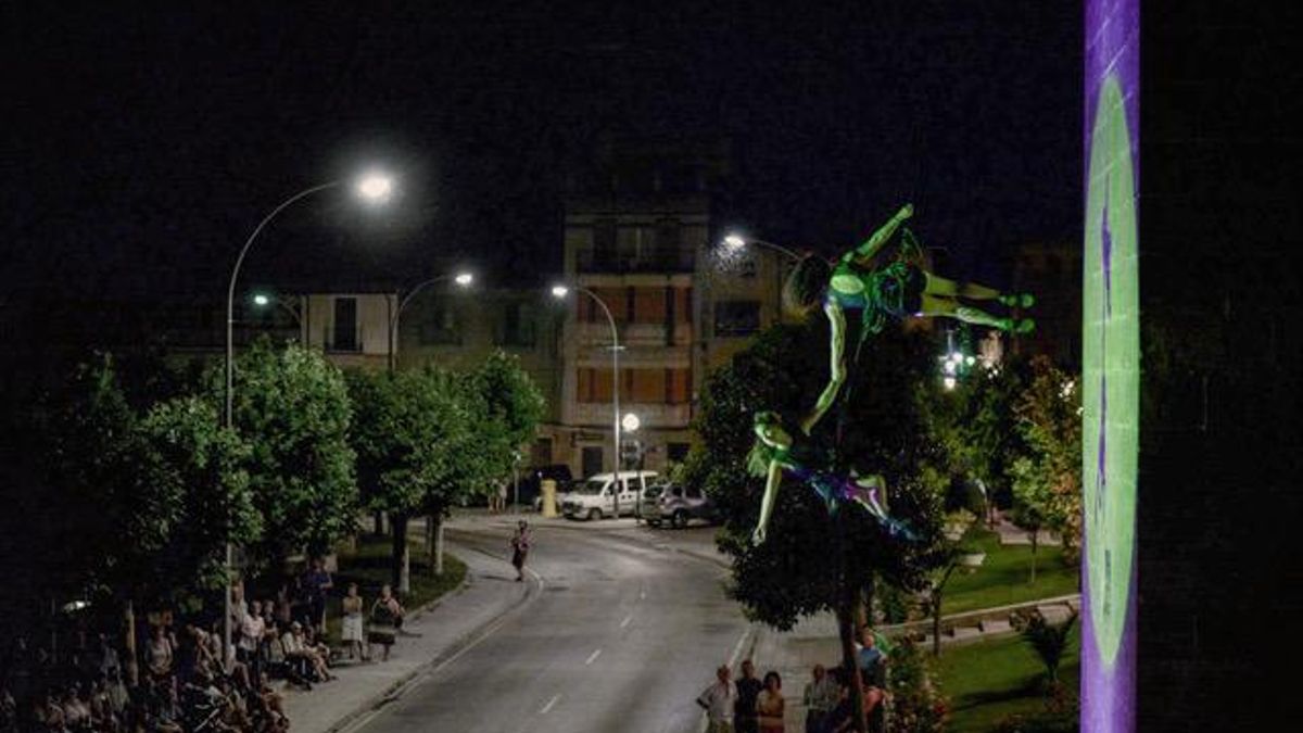 La pequeña localidad zaragozana de Artieda será, en los próximos días, el escenario de la muestra Estoesloquehay.