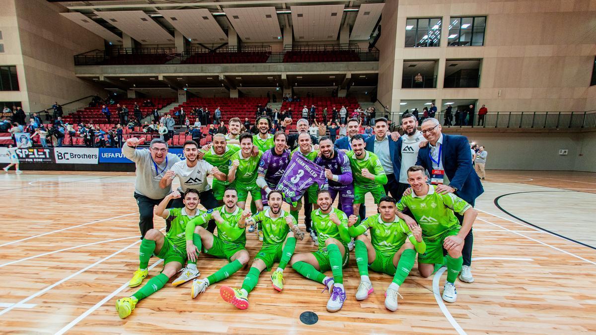 El Palma Futsal celebra en Riga el pase a la Final Four.