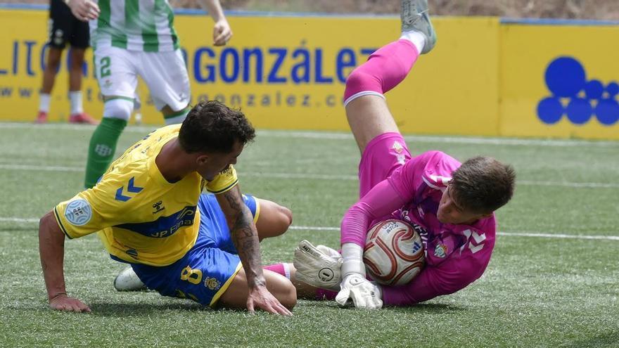 El filial de la UD Las Palmas se queda en blanco ante un Betis con nueve