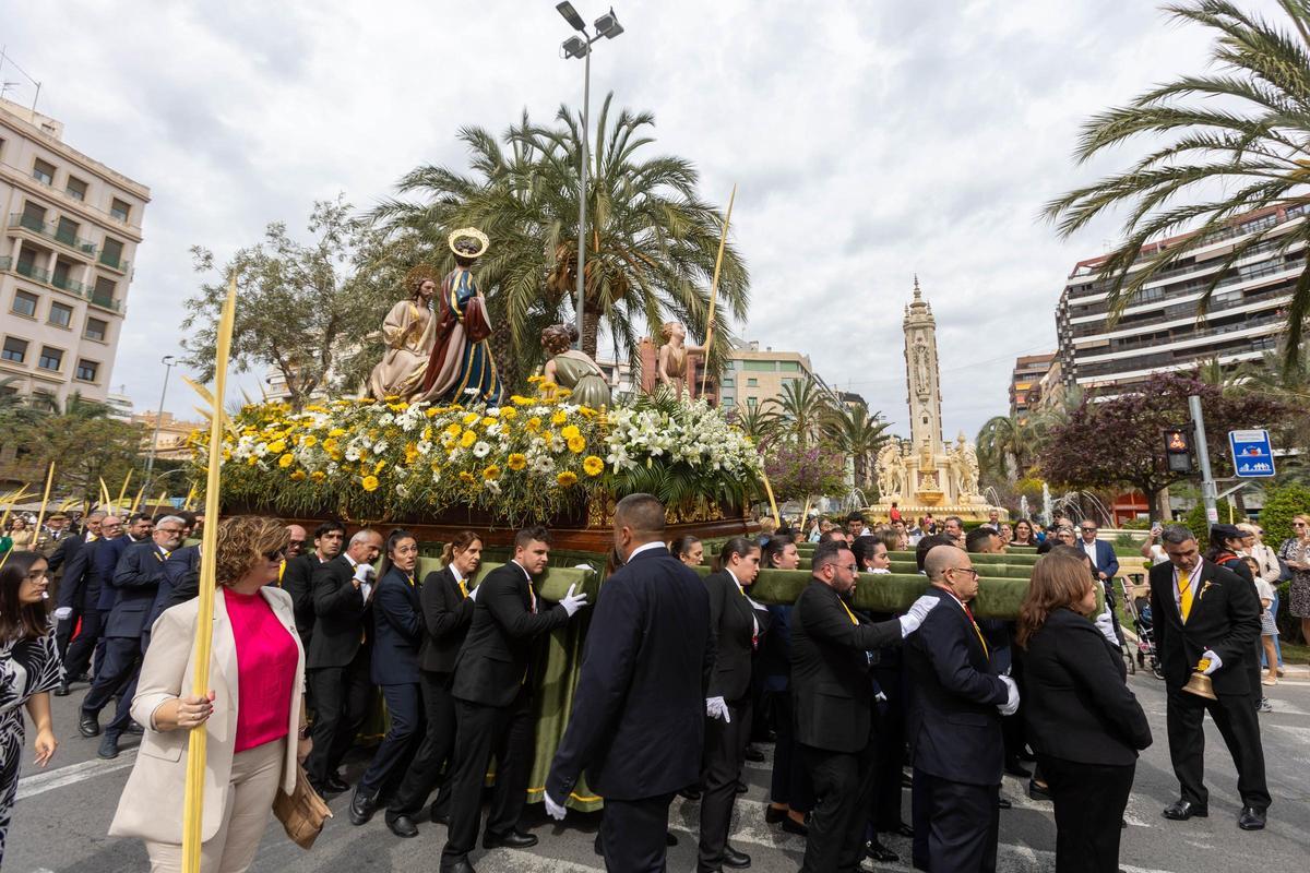 Mañana de procesiones del Domingo de Ramos en Alicante
