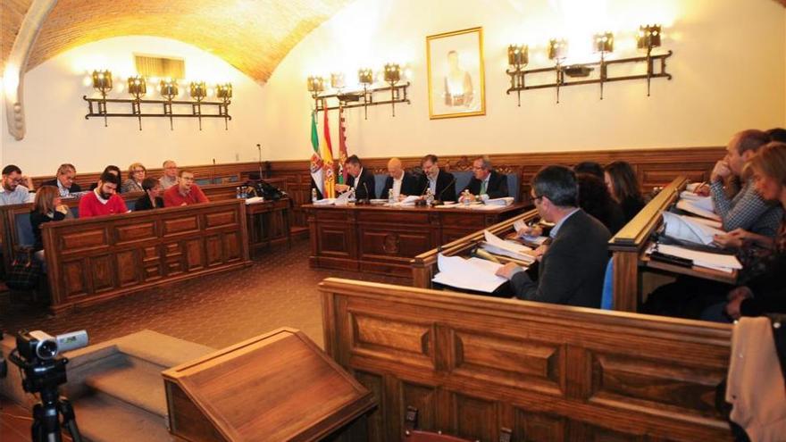 El presupuesto del Ayuntamiento de Plasencia se aprueba con el único voto a favor del PP