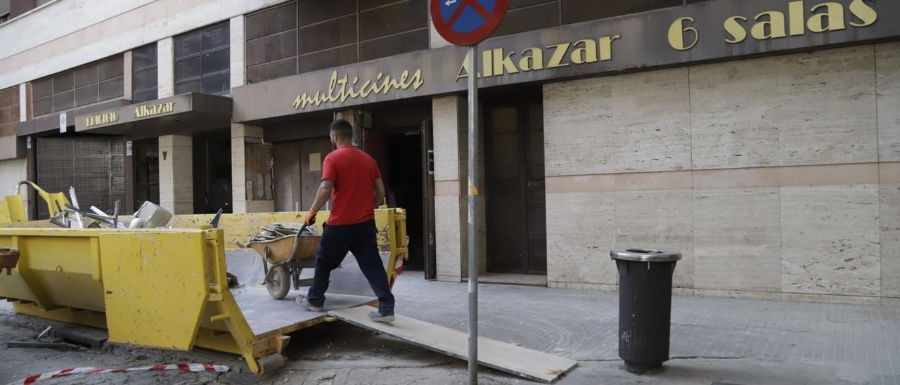 Obras en el cine Alkázar.