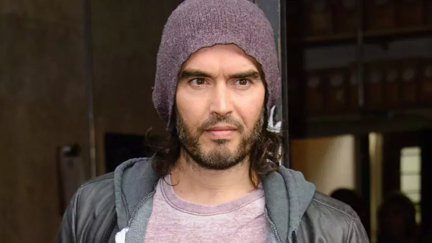 Russel Brand estaba (aparentemente) "obesionado" con la pureza de su amante, de 16 años