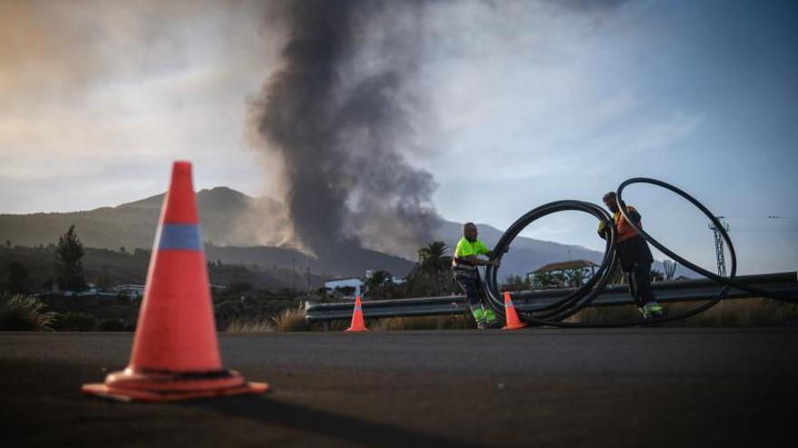 Quinto día de actividad del volcán de La Palma en imágenes