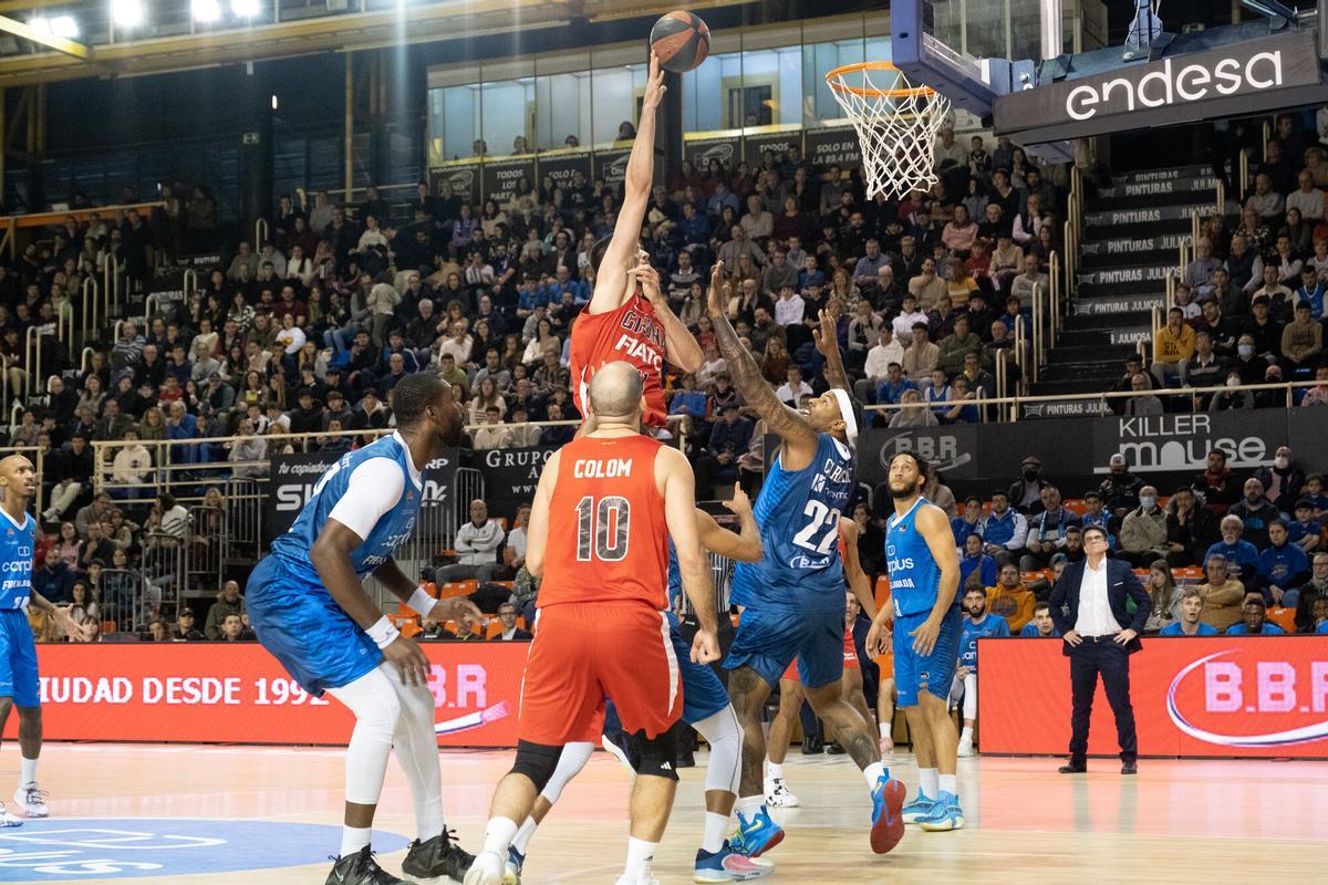 Colom treu a la superfície el Girona i enfonsa el Fuenlabrada