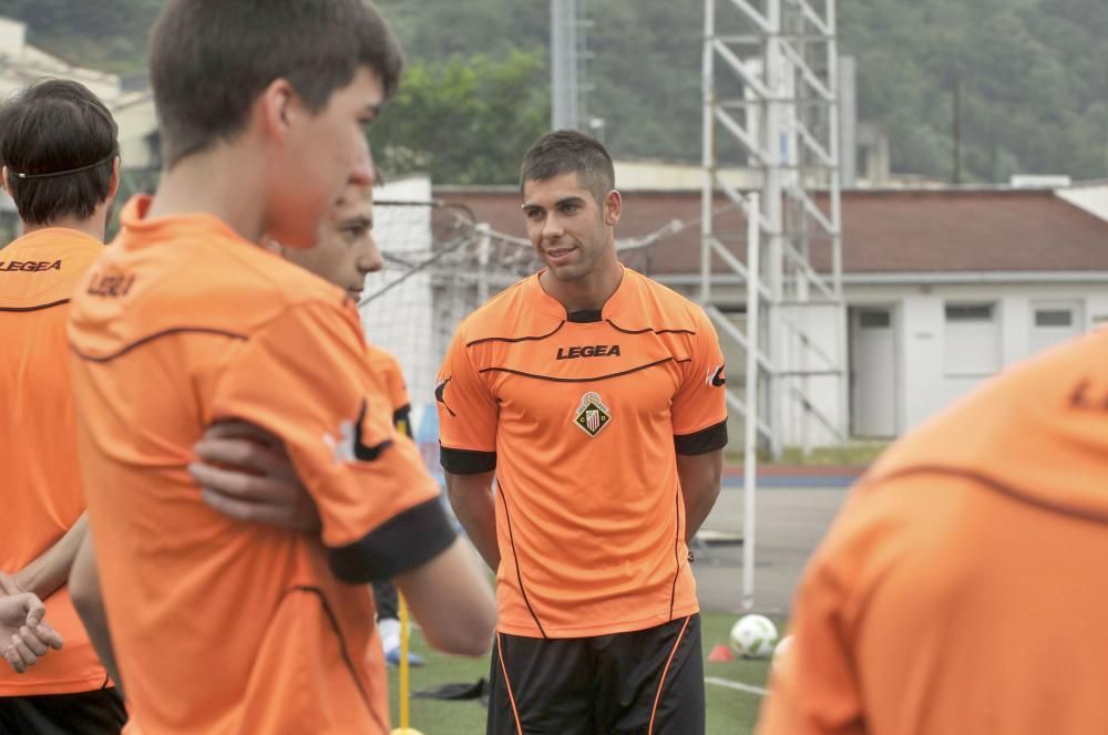 Primer entrenamiento de David González con el Caudal Deportivo
