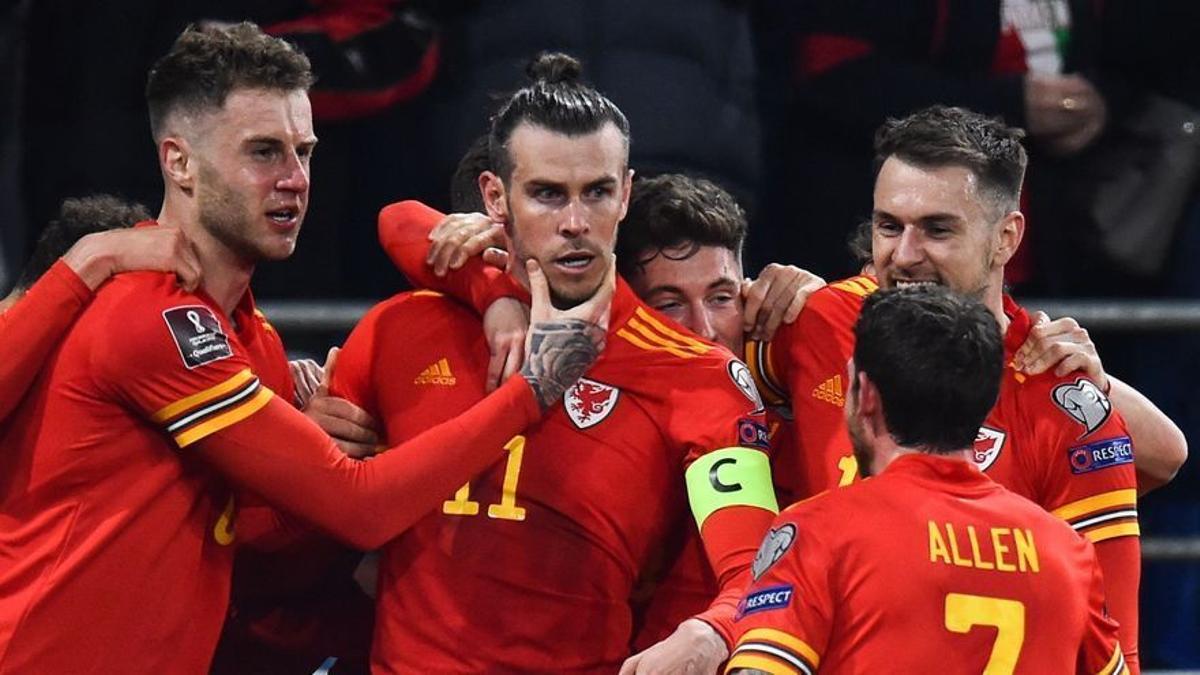 La Gales de Gareth Bale recibirá en la final al ganador del Escocia-Ucrania.