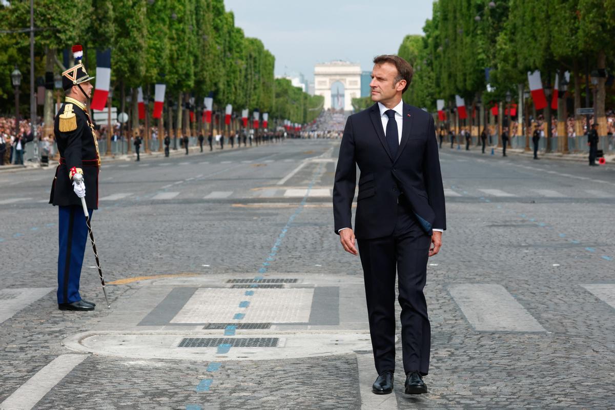 París celebra por todo alto el aniversario de la toma de la Bastilla.