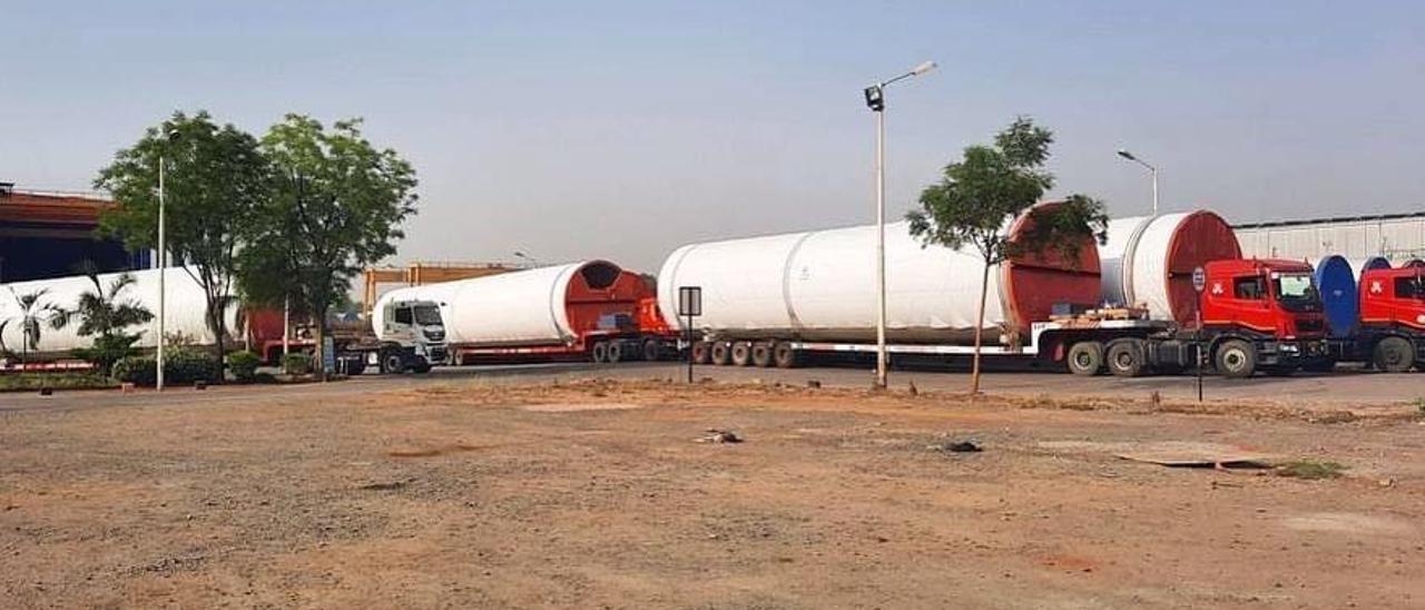 Torres eólicas fabricadas en la planta india de Windar.