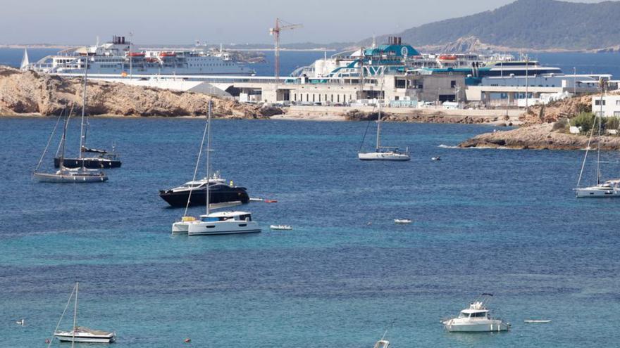 El Ayuntamiento de Ibiza estudia cómo reactivar el proyecto de fondeos para la bahía de Talamanca