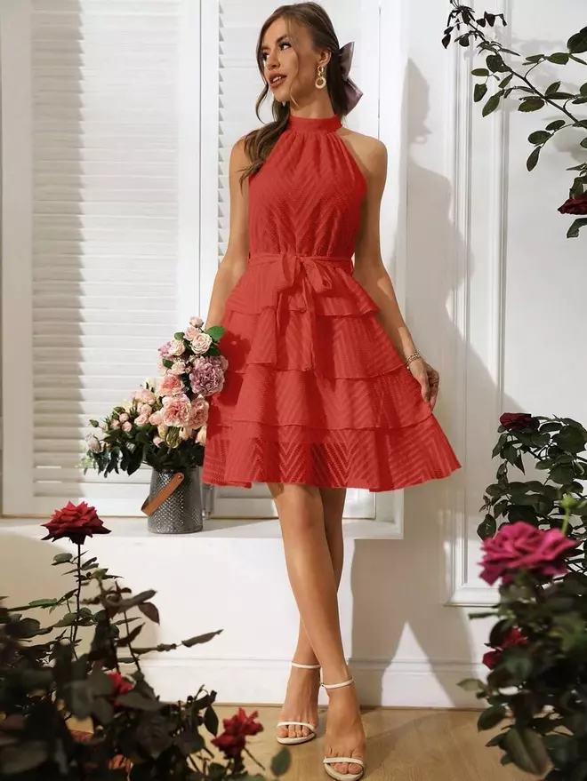 Vestido corto con falda de volantes de Shein