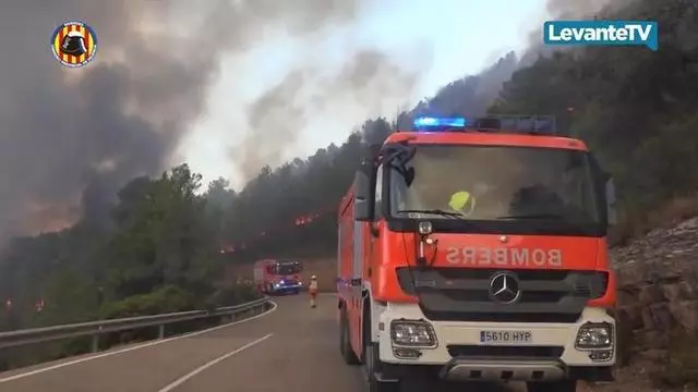 El incendio de Tuéjar continúa sin control