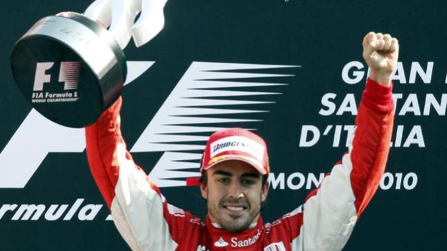 Fernando Alonso consigue su tercera victoria de la temporada en Italia.