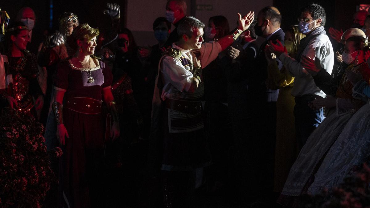 La presentación de cargos devuelve las fiestas de Moros y Cristianos a San  Vicente - Información
