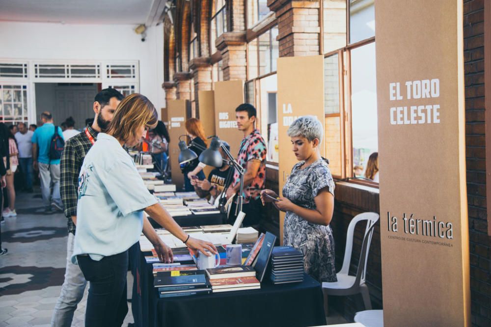 La cita literaria anual de La Térmica acogió a miles de visitantes en torno a las conferencias, conciertos y stands de libreros y librerías de Málaga.