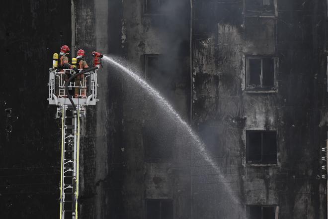 Las imágenes del incendio en un edificio de Castellón