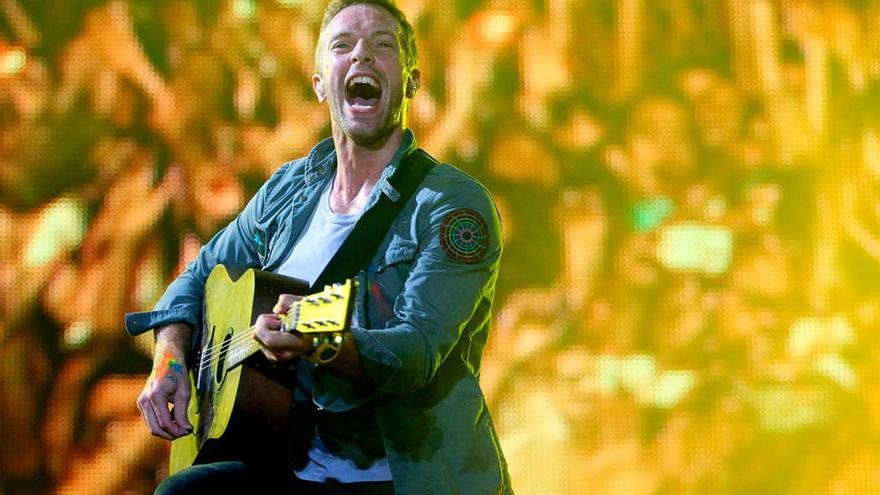 Chris Martin, líder de Coldplay en un concierto. // M. Sayao