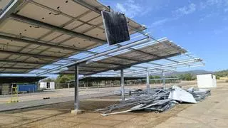 La UIB cree que un 'cap de fibló' golpeó el campus: "Es muy probable que lo fuera por cómo salieron volando las placas solares"