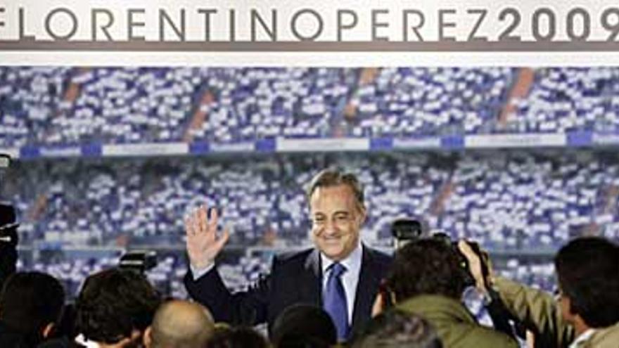 Florentino Pérez: &quot;Vuelvo con ilusión para devolver al Madrid al lugar que le corresponde&quot;