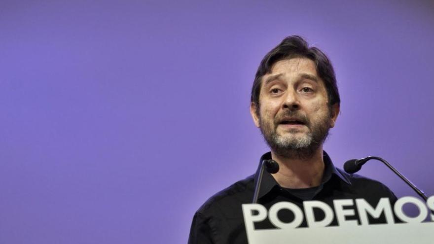 El portavoz de Podemos Rafa Mayoral