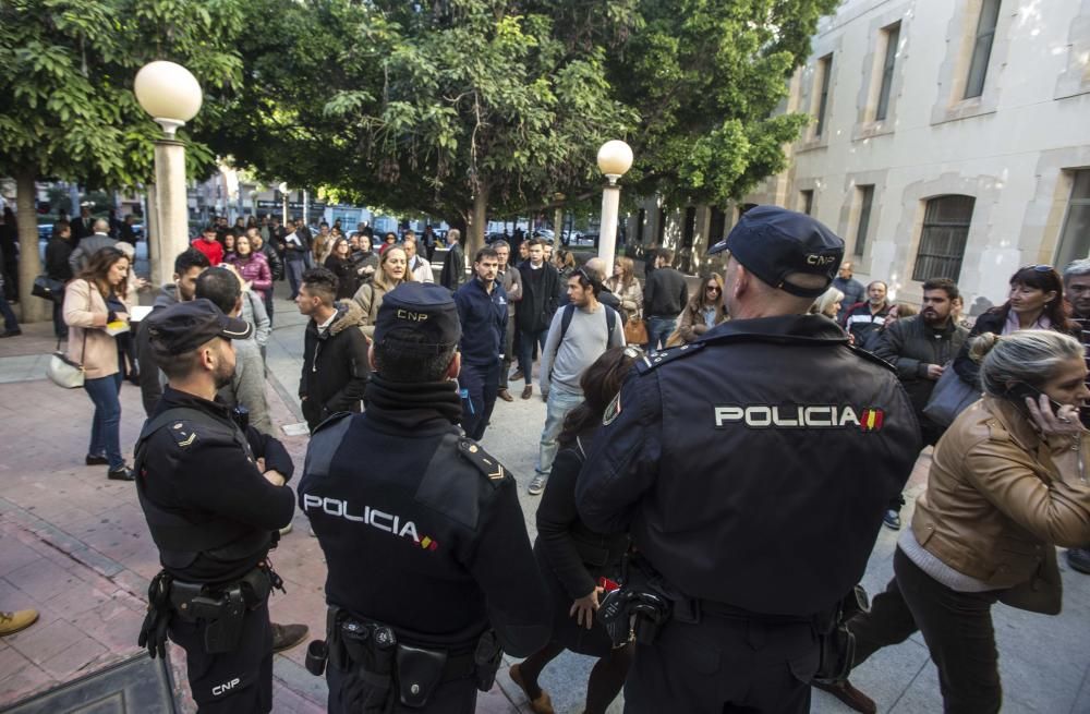 Un falso aviso de bomba obliga a desalojar los juzgados durante unas horas