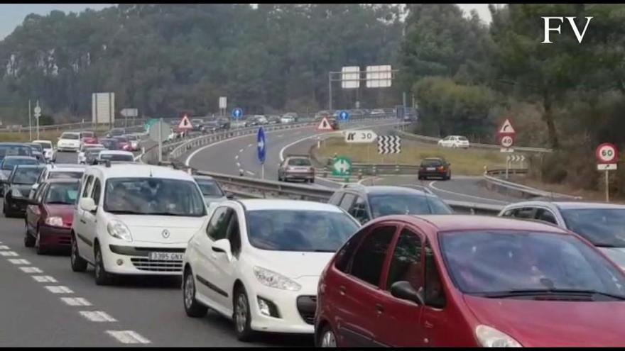 Cientos de coches atascados en el acceso a Portugal