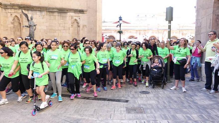 Más de 2.000 mujeres corren por la igualdad