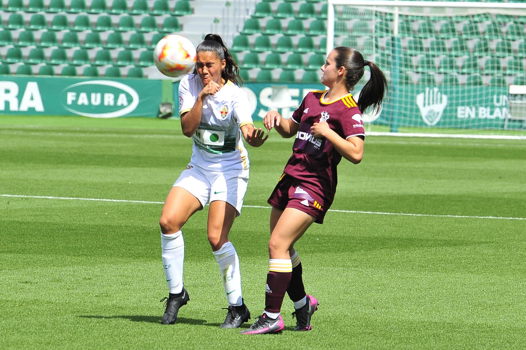 El Elche Femenino celebra su ascenso a Segunda RFEF jugando en el Martínez Valero