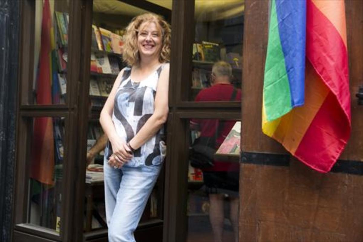 Connie Dagas, a la seva llibreria del carrer de Cervantes, 4, al Barri Gòtic.