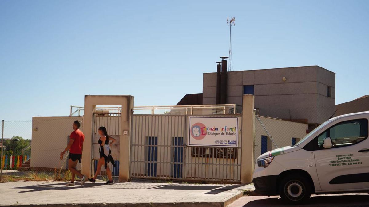 Exterior de la escuela infantil El bosque de Valorio, en el polígono de La Hiniesta.