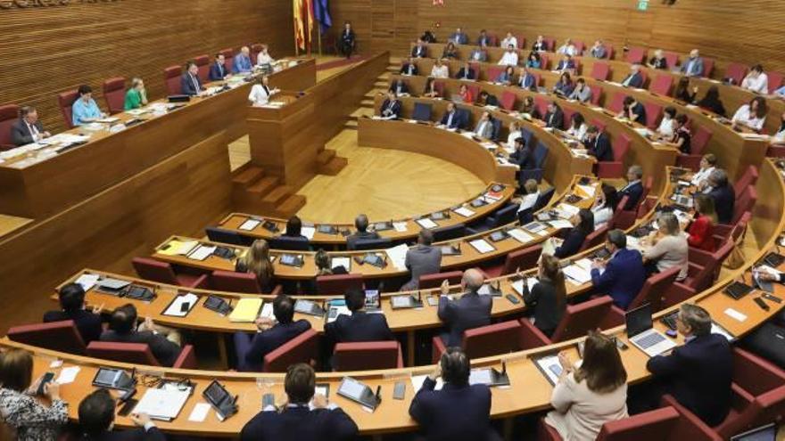 Hemiciclo de las Corts Valencianes en una sesión de control al Consell.