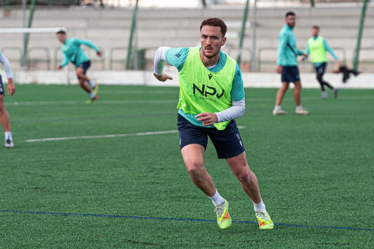 Agus Alonso en un entrenamiento del Jaén esta temporada