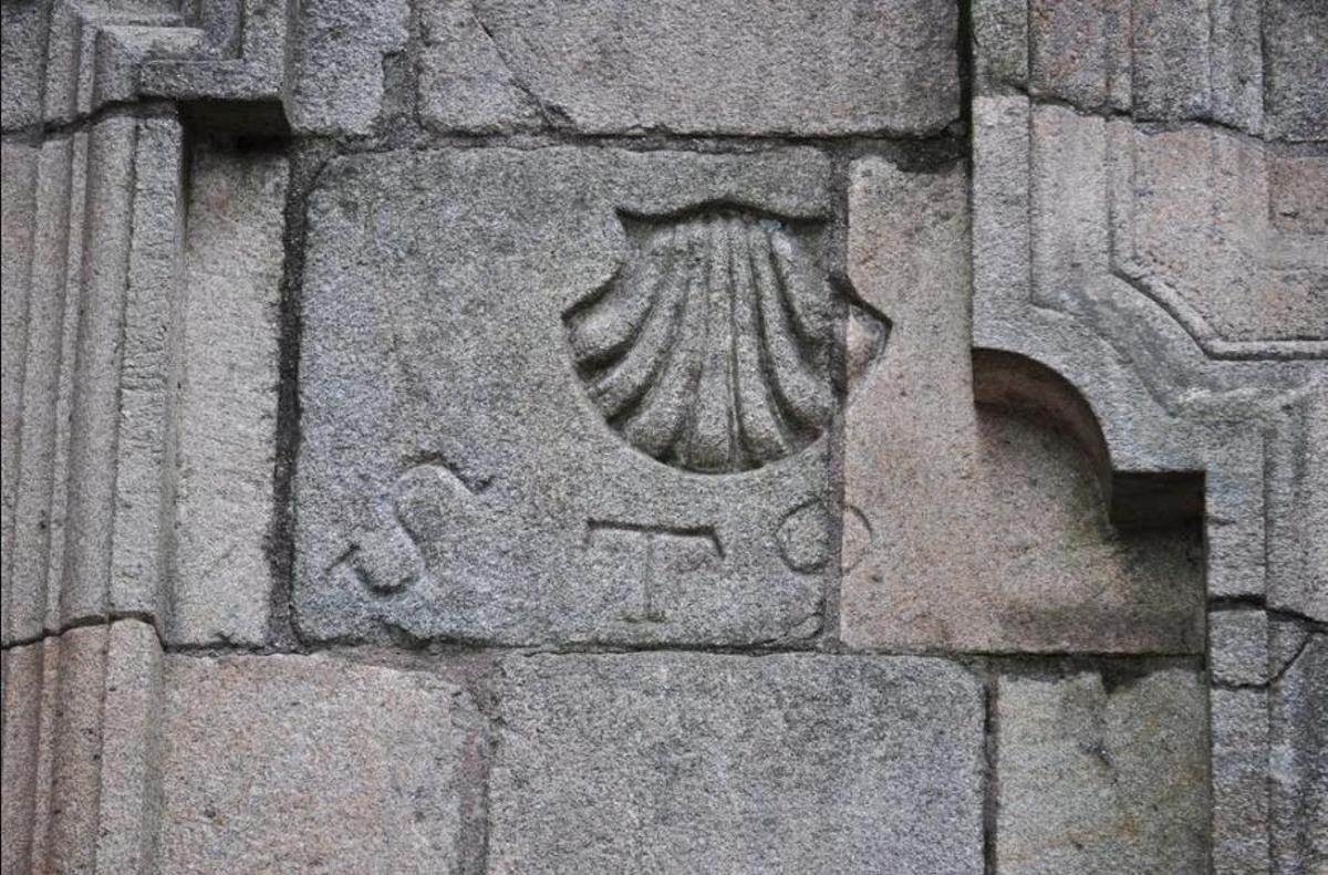 La concha es uno de los símbolos más repetidos en las casas del casco histórico