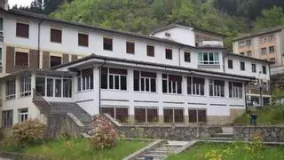 Cangas del Narcea busca dotar de nueva actividad a los edificios de la Escuela Hogar y la Escuela Taller