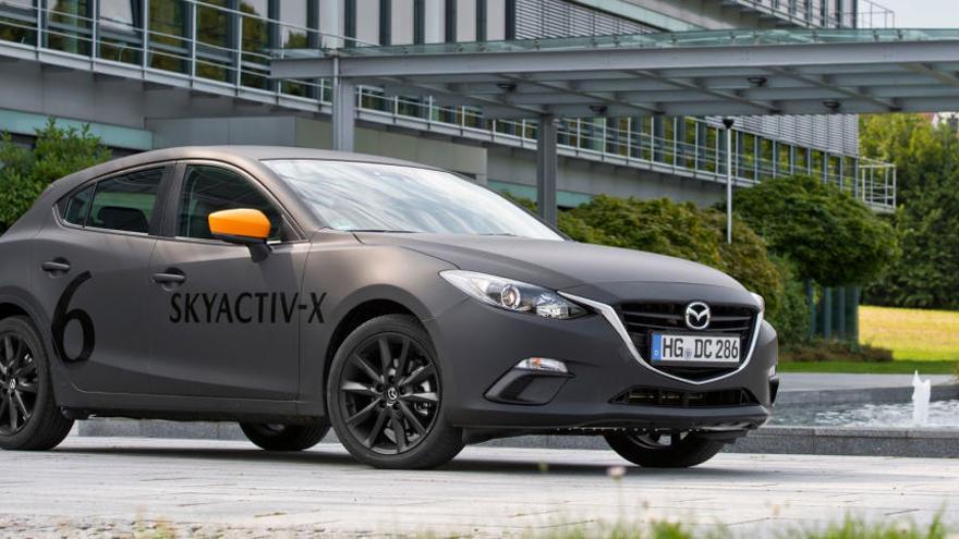 El Mazda3 será el encargado de estrenar el motor Skyactiv-X en 2019.