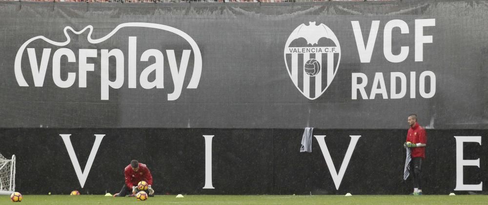 Las mejores imágenes del entrenamiento del Valencia de este domingo