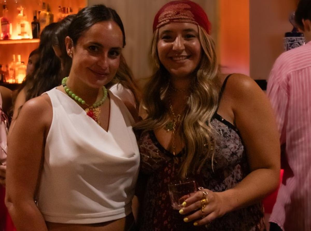 Paula Pallarés y María Aviñó.