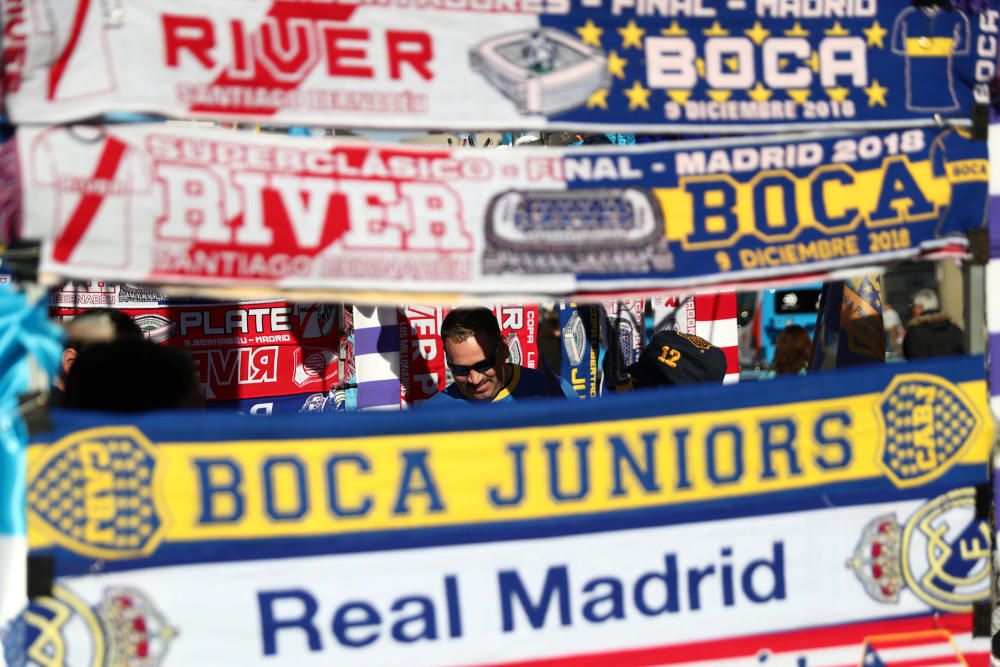 Las aficiones de River y Boca llenan Madrid