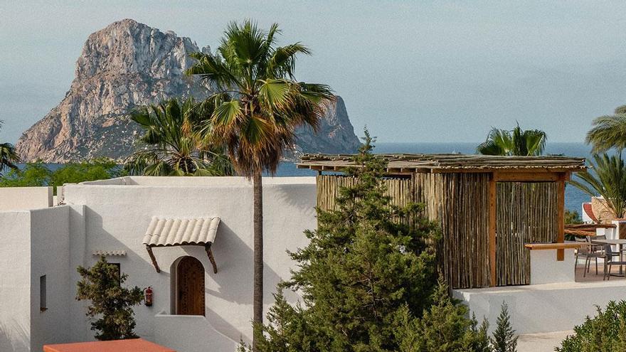 La Guía Michelin 2024 distingue a dos hoteles de Ibiza con una Llave