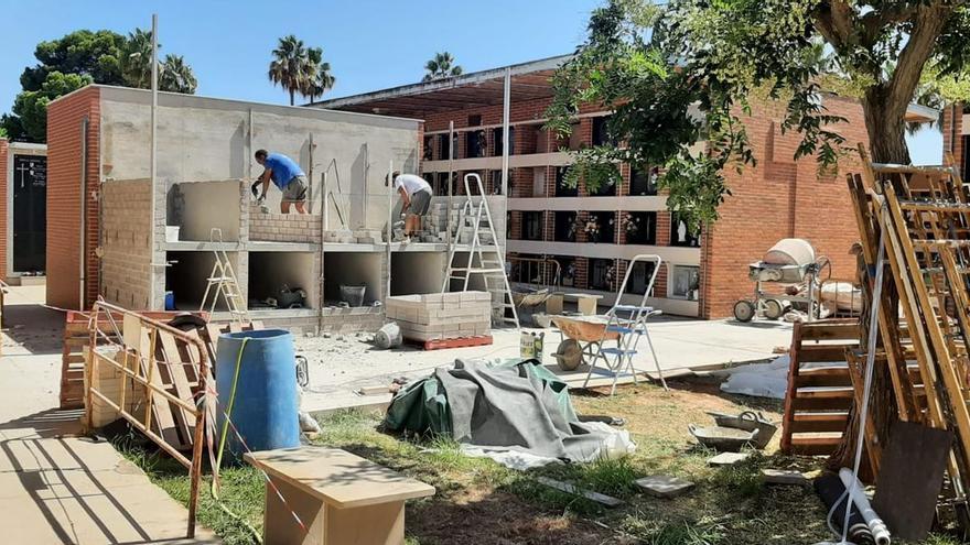 Por el momento, las únicas obras que se realizan en el cementerio son las de construcción de panteones verticales.