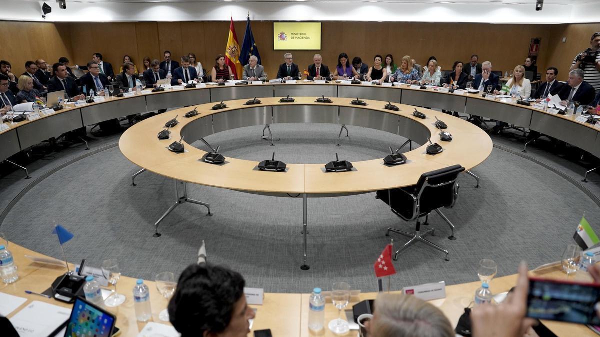 Reunión del Consejo de Política Fiscal y Financiera (CPFF) , presidido por el ministro de Hacienda, Arcadi España y con presencia del ministro Ángel Víctor Torres.