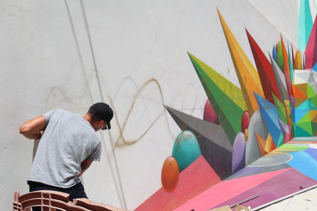 Galería: Vandalismo en el mural de Okuda en Sant Antoni