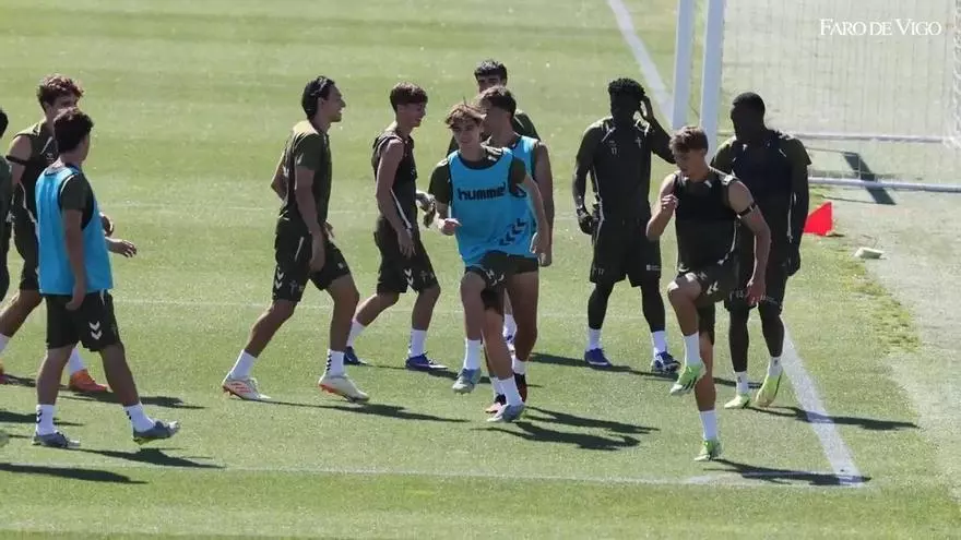 Entrenamiento del Celta Fortuna antes de la final por el ascenso a Segunda