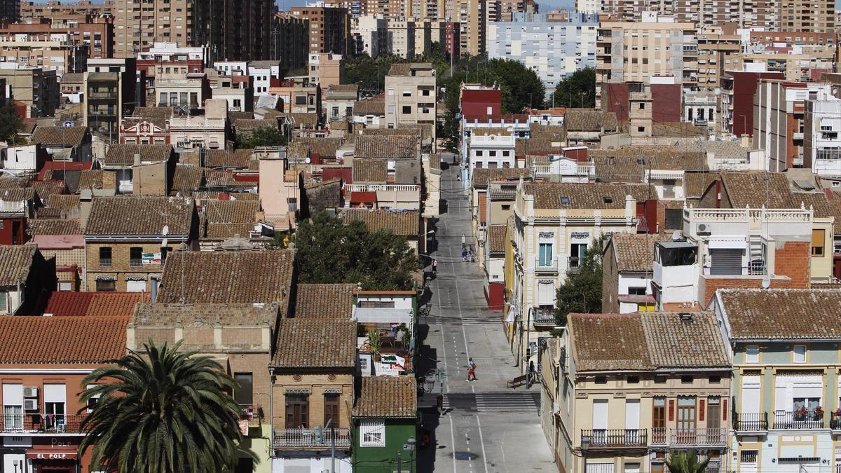 Panorámica del Cabanyal con la avenida de Blasco Ibáñez al fondo