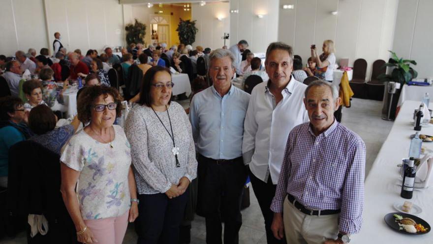 Comida de los pensionistas y jubilados de “Los Puertos” del Polígono de Pumarín