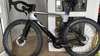 Roban hasta 30.000 euros en bicicletas de alta gama en un hostal de Los Alcázares