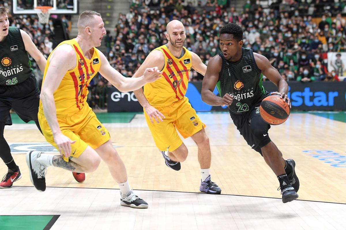 El Joventut sotmet el Barcelona de principi a final