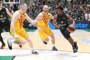 El Joventut sotmet el Barcelona de principi a final