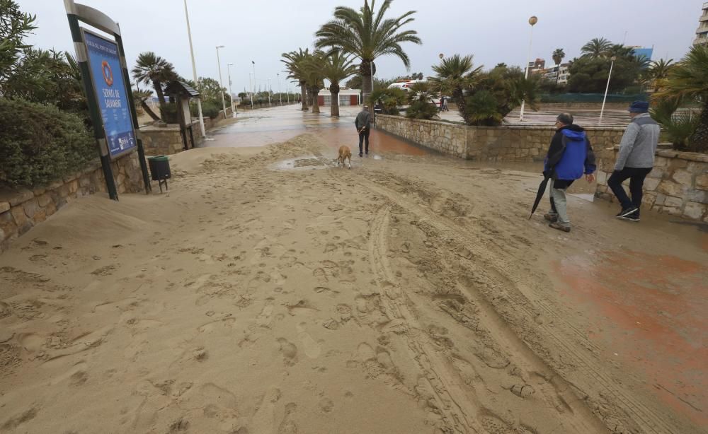 Estado del paseo marítimo del Port de Sagunt por el temporal