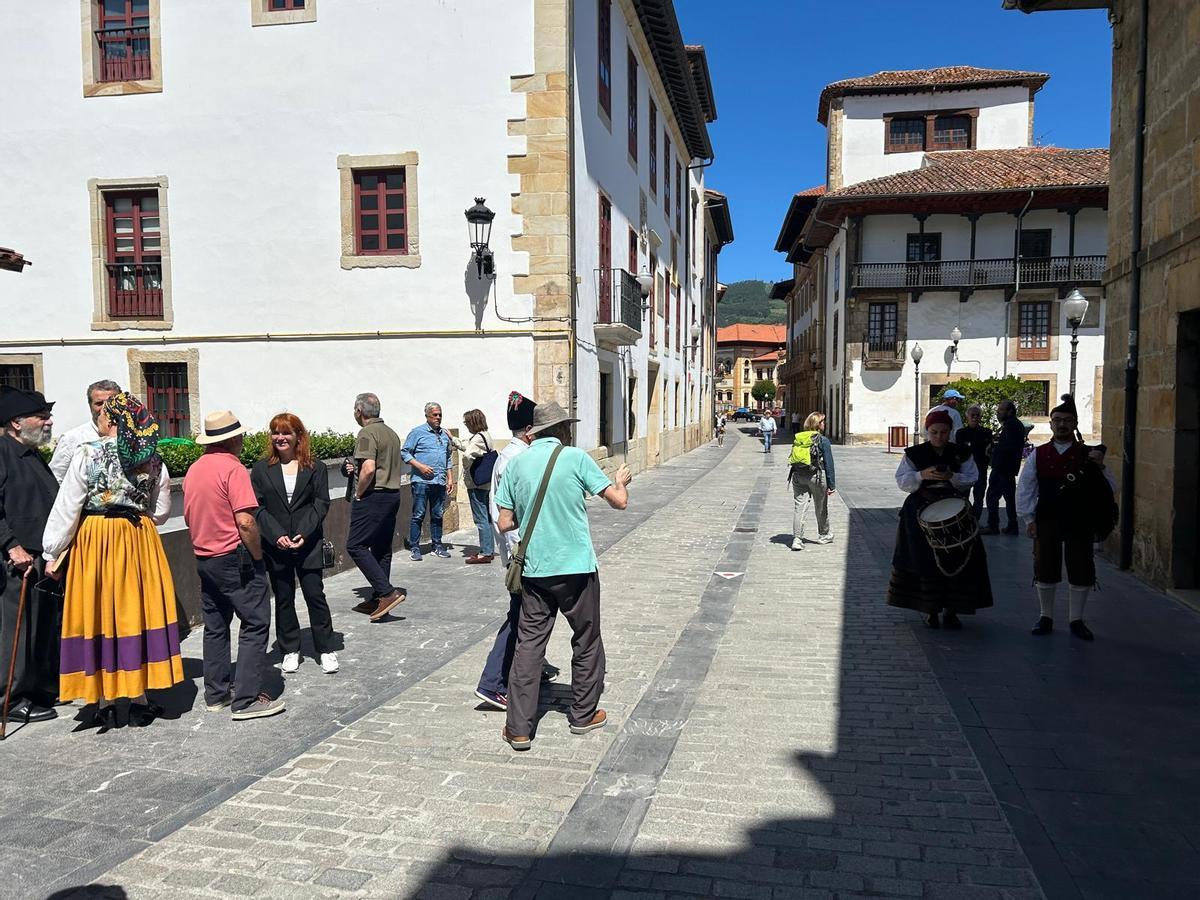 EN IMÁGENES: Homenaje en Villaviciosa a José Caveda y Nava
